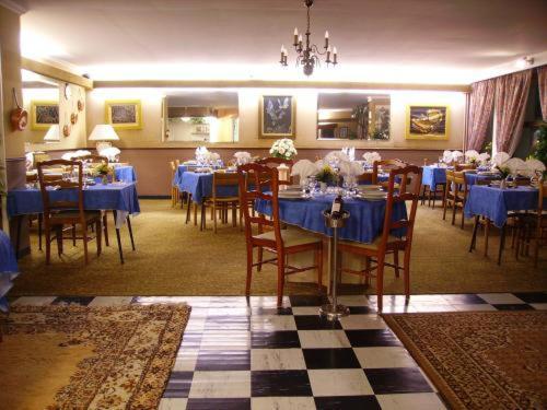 Hotel Restaurant Du Tourisme Latronquiere Exterior photo